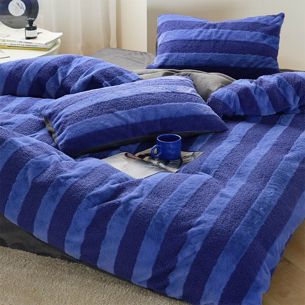Dual-Sided Cozy Striped Bed Sheet Set - News Pet Shop