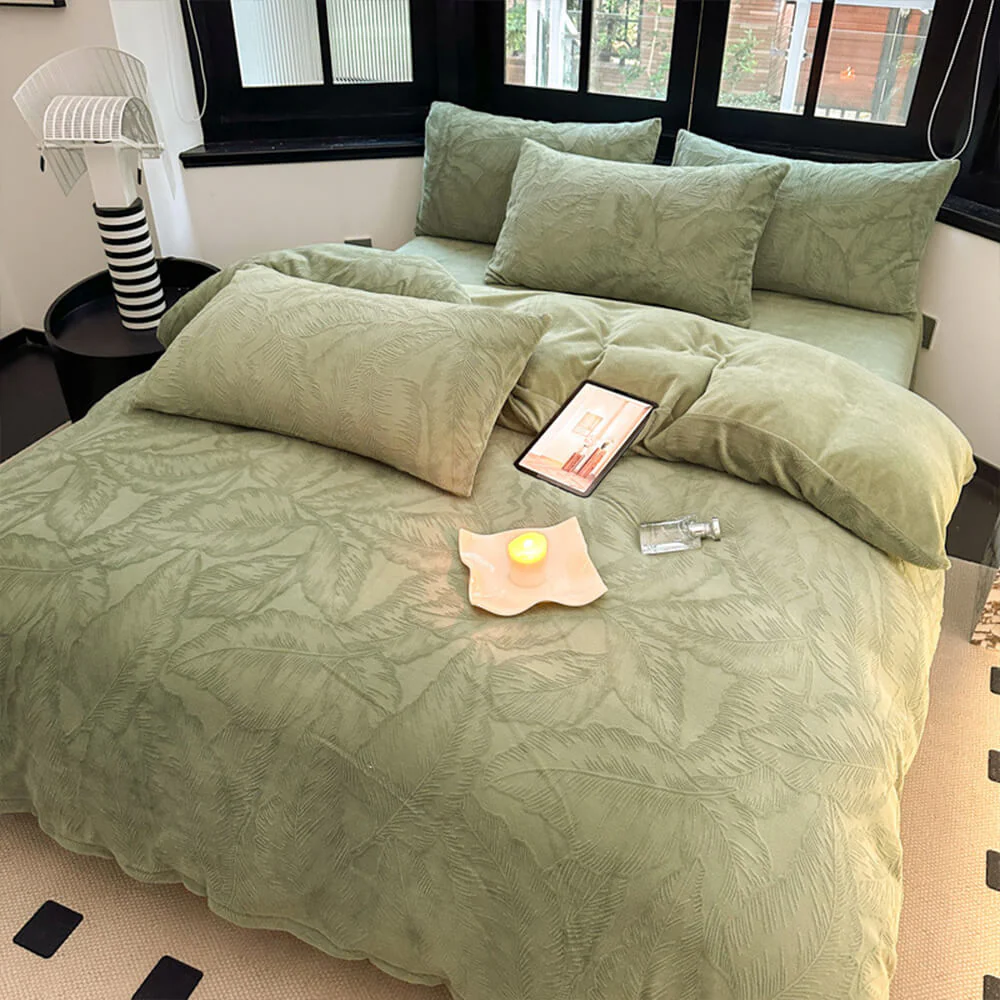 Natural Leaf Embossed Warm Milk Velvet Bed Sheet Set - News Pet Shop