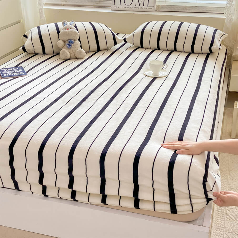 Elegant Striped Milk Velvet Non-Slip Fitted Sheet Set - News Pet Shop